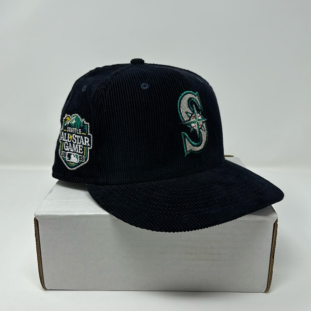New Era Seattle Mariners “Corduroy” Fitted Hat Size 7 3/8